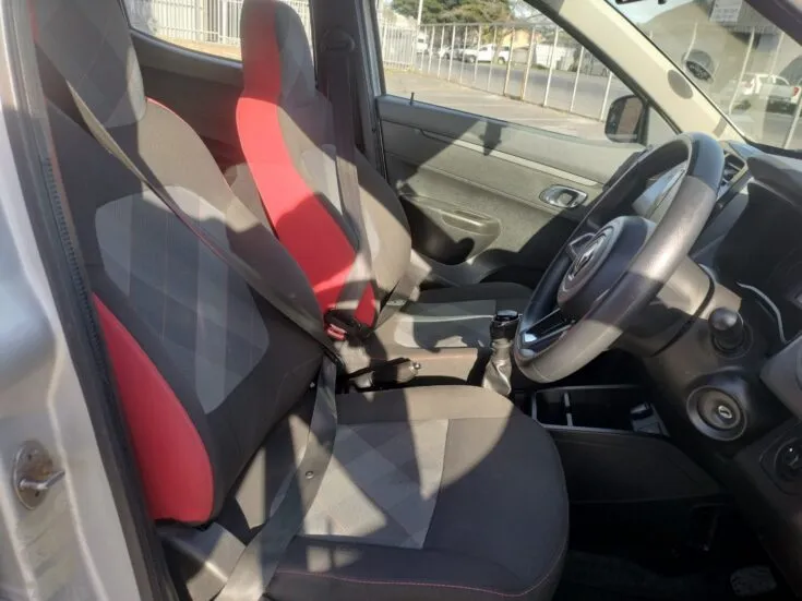 2021 Renault Kwid/1.0 DYNAMIQUE (ABS) – Front Seats
