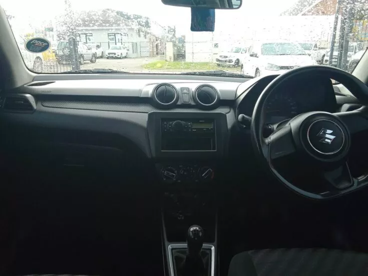 2022 Suzuki Swift/1.2 GA – Interior