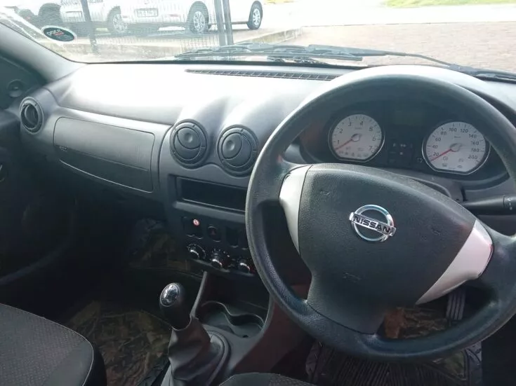 2023 Nissan Np200/1.6 STEALTH LIMITED EDITION – Dashboard
