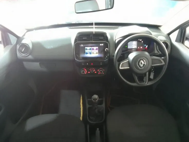 2024 Renault Kwid/1.0 DYNAMIQUE (ABS) – Interior