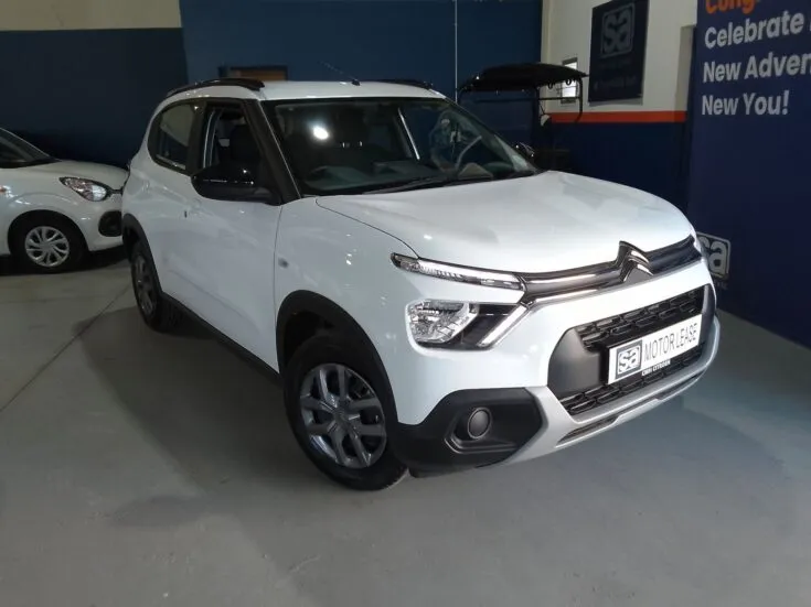 Citroen C3/1.2 PLUS 5MT – Front Feature Photo